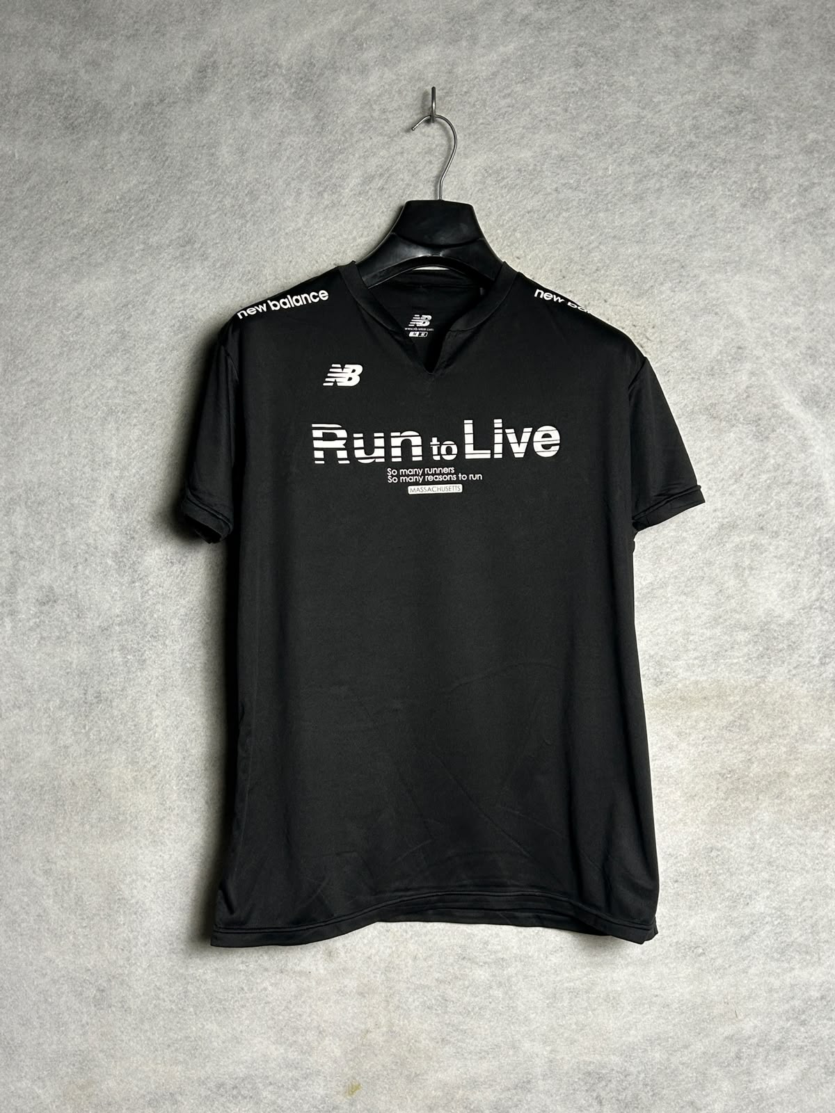 New Balance Big Logo Run to Live Black Round Neck - Medium