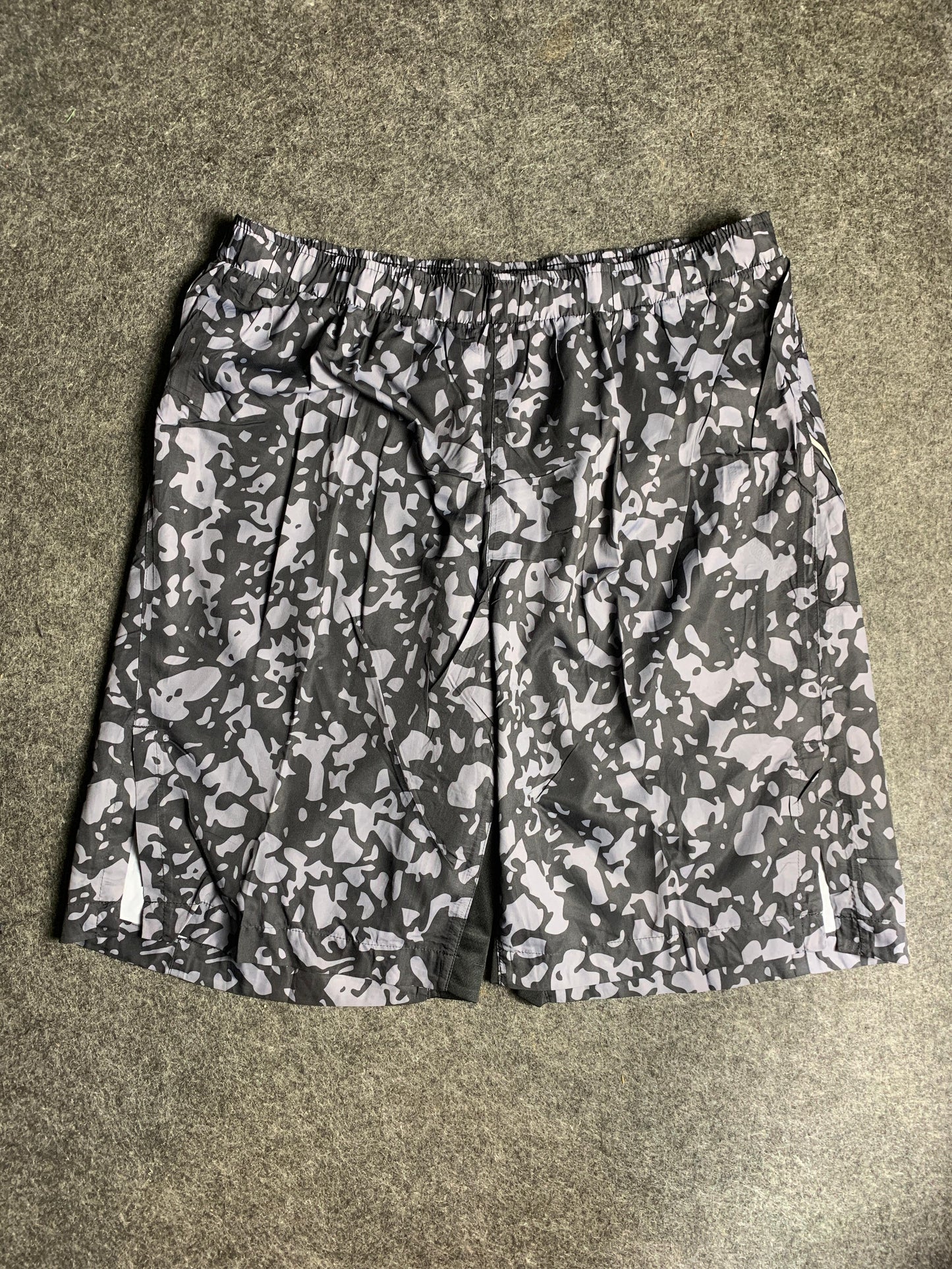 Adidas Navy Design Shorts - Large