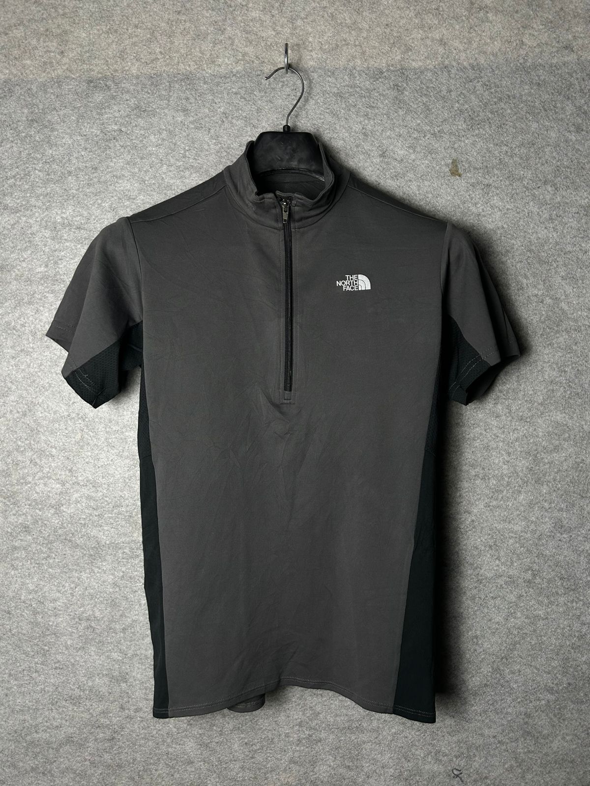 The North Face Zip Tee - Medium