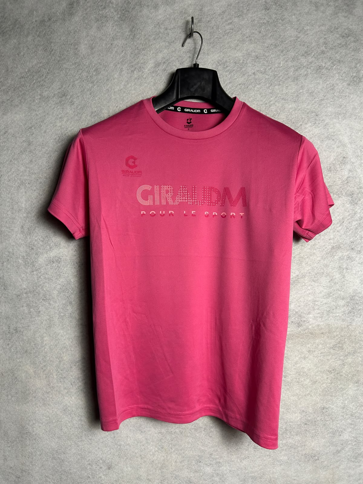 Giraudm Round Neck - Medium
