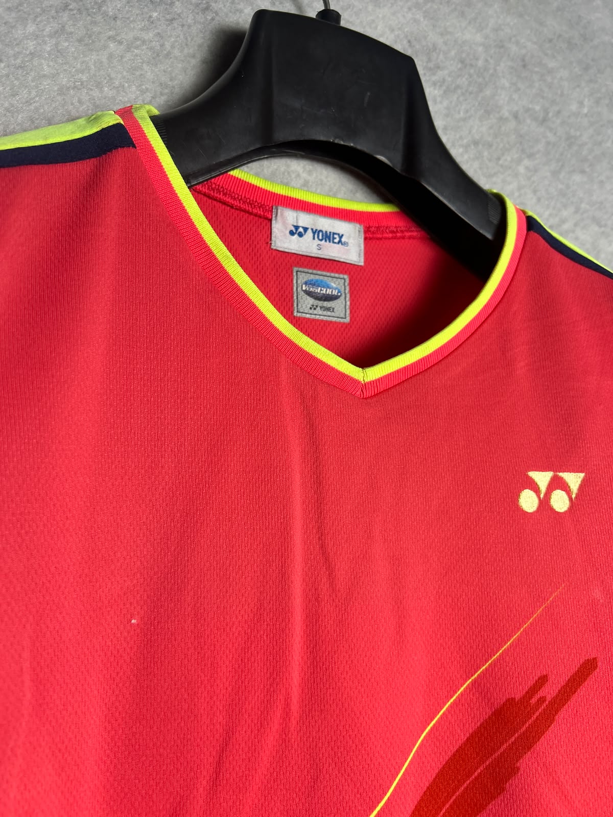 Yonex Very Cool V Neck - Small
