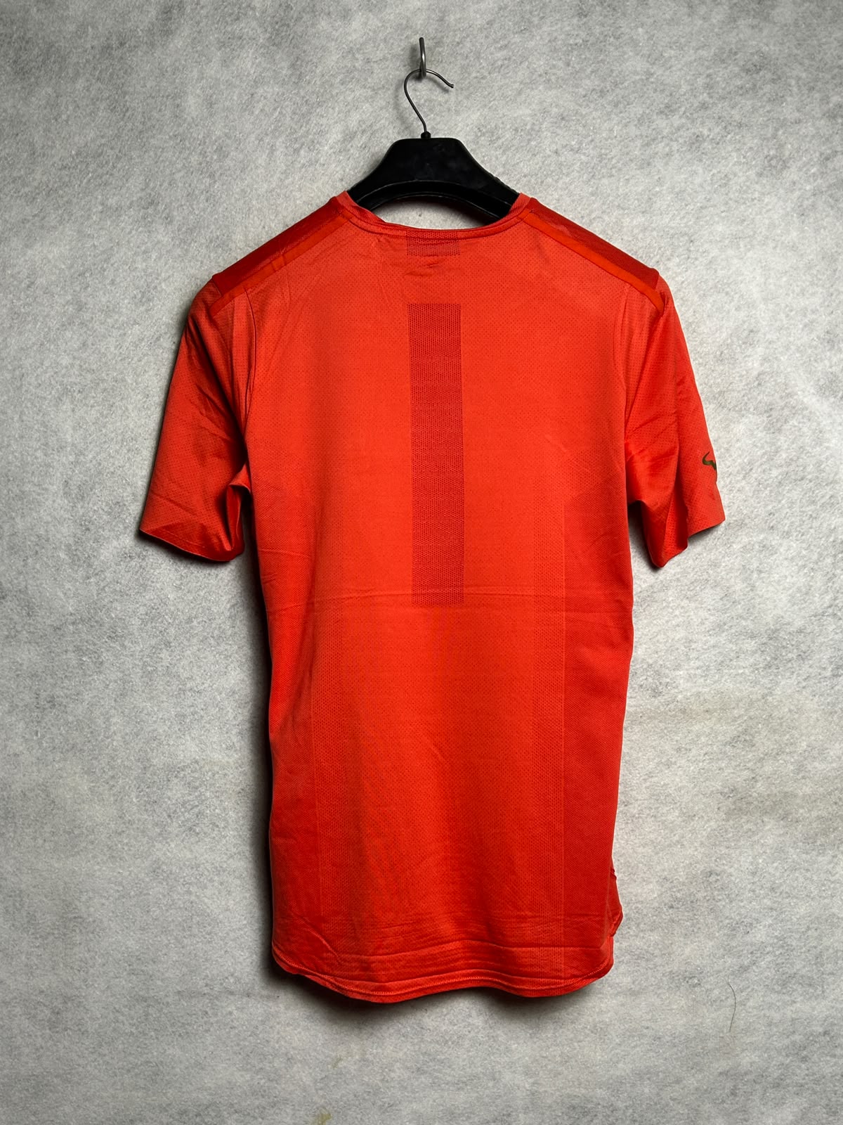 Nike Aeroreact Red V Neck - Medium