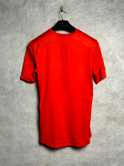 Nike Aeroreact Red V Neck - Medium