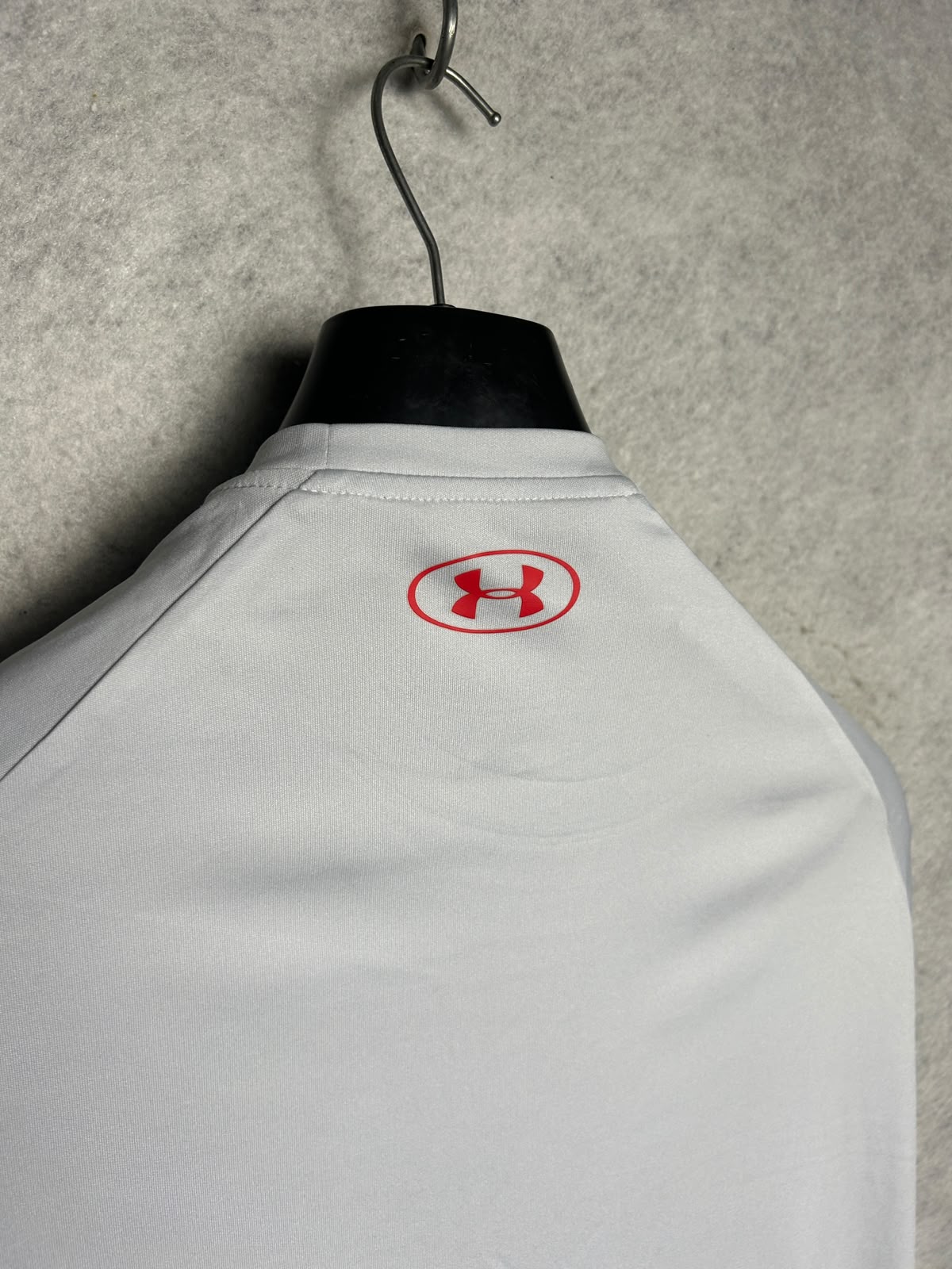 Under Armour Big Logo Round Neck - Medium