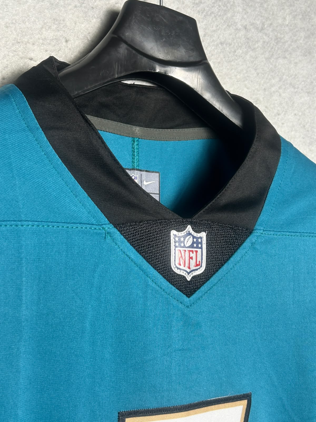 Nike NFL V Neck - XL
