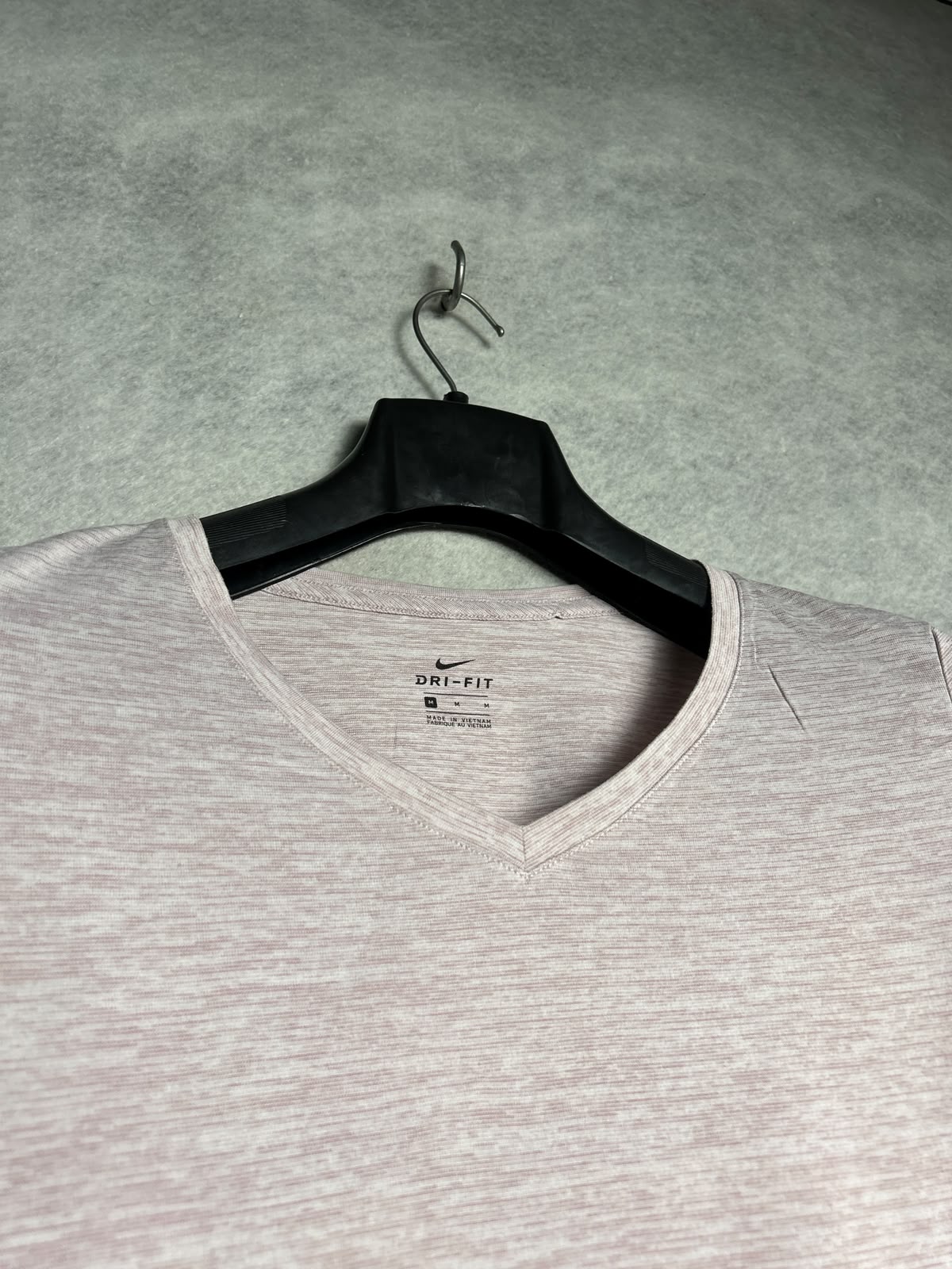 Nike Dri Fit V Neck - Medium
