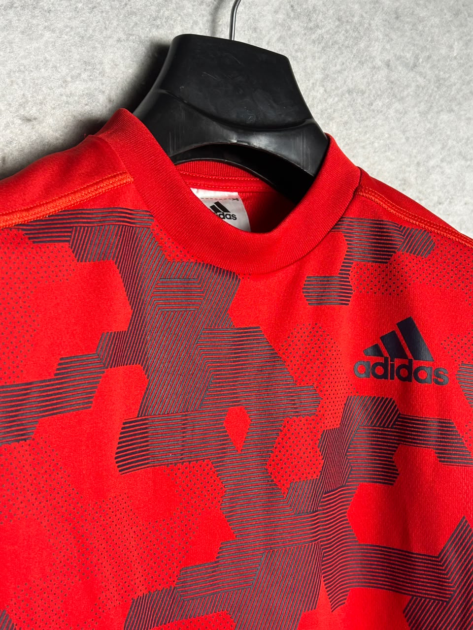 Adidas Red Sleeveless Round Neck - Medium