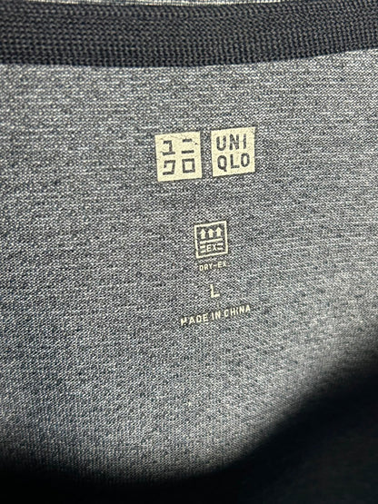 UNIQLO Round Neck - Large