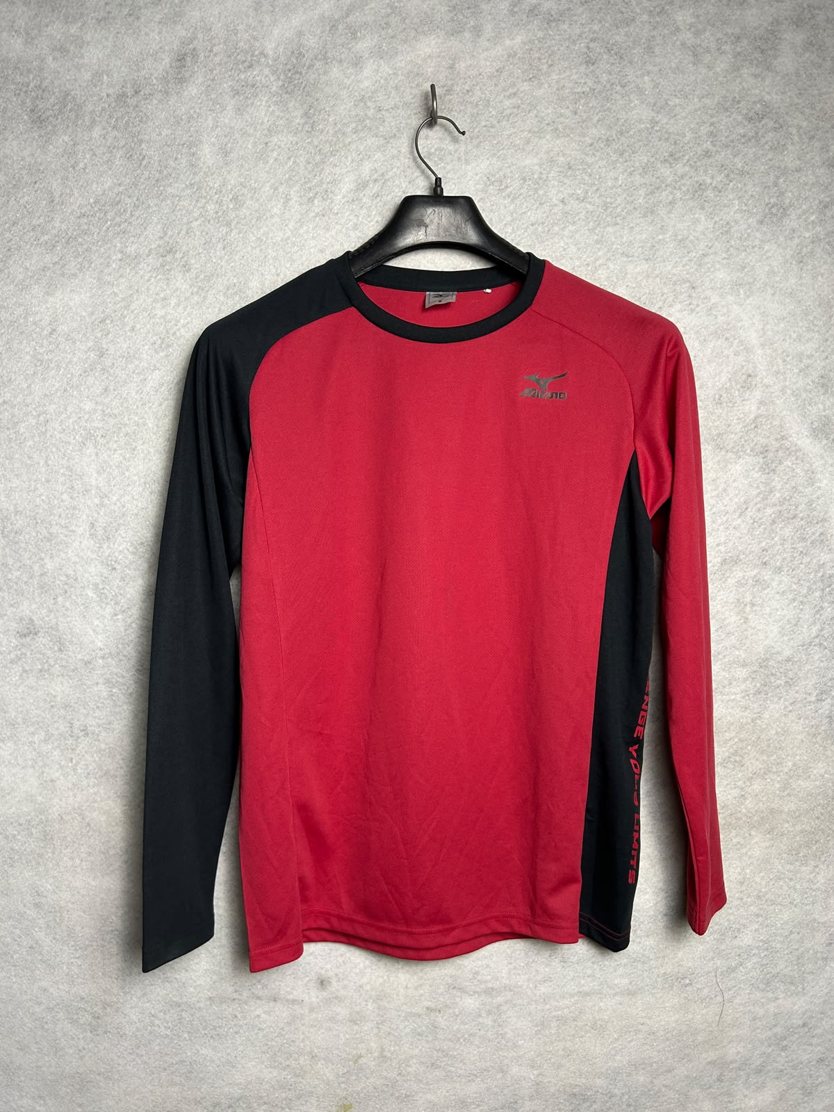 Mizuno Red Full Sleeves Round Neck - Medium