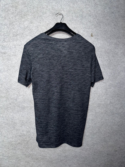 Puma V Neck Shirt - Medium