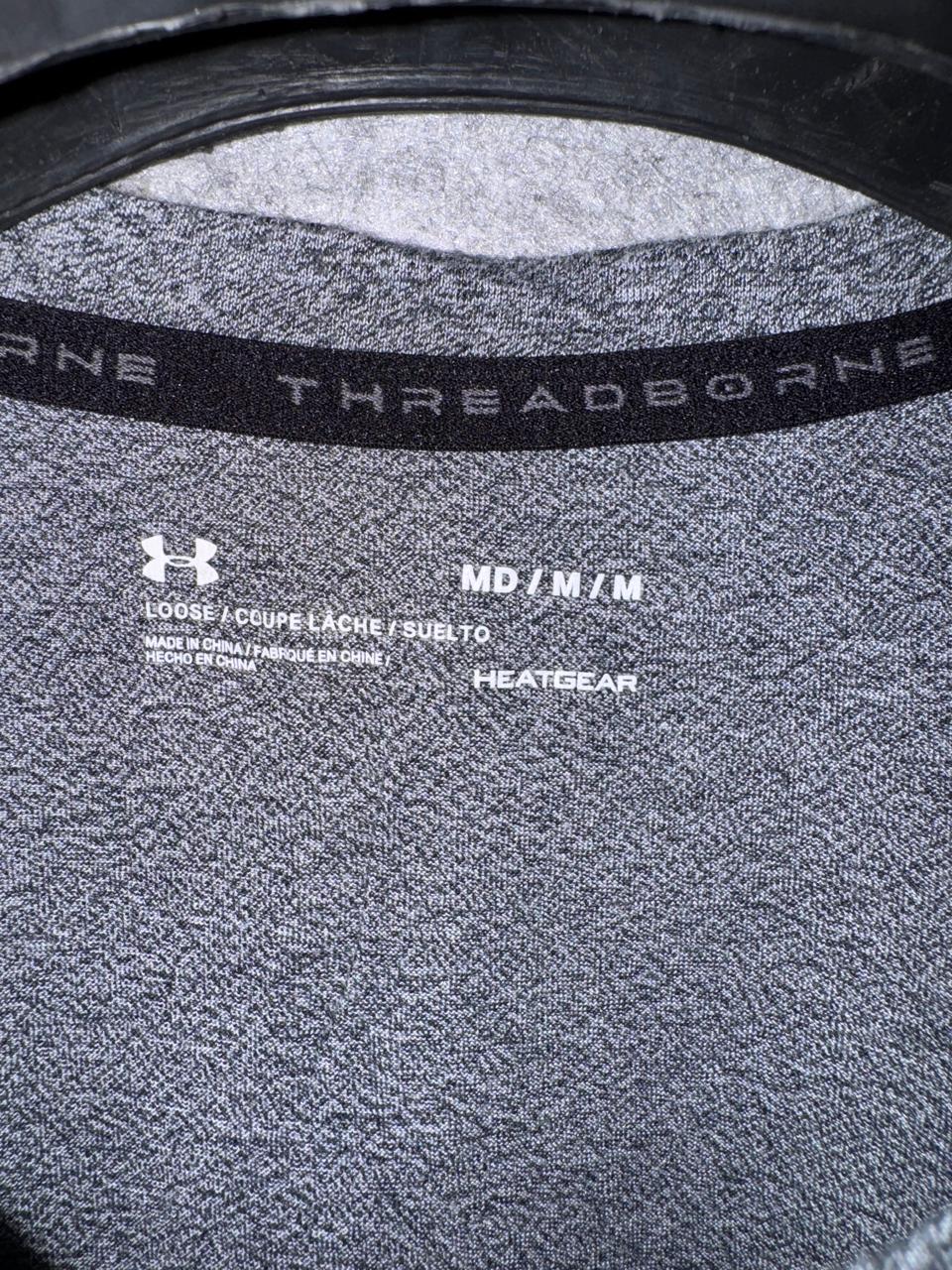 Under Armour Grey Round Neck - Medium