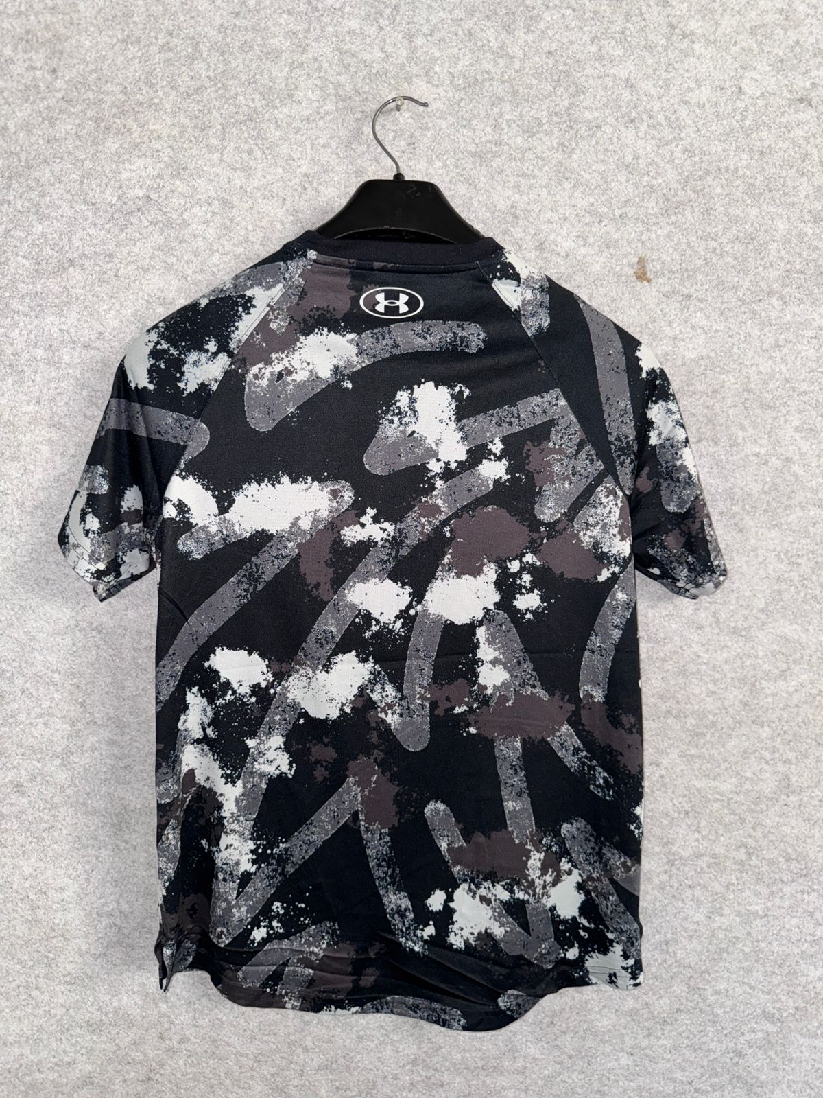 Under Armour Brush Shirt - Medium