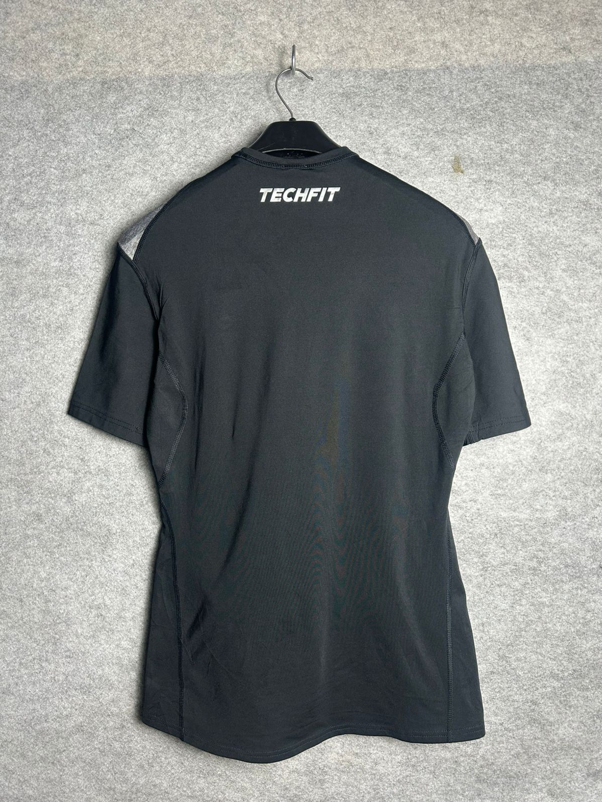 Adidas Techfit Black - Large