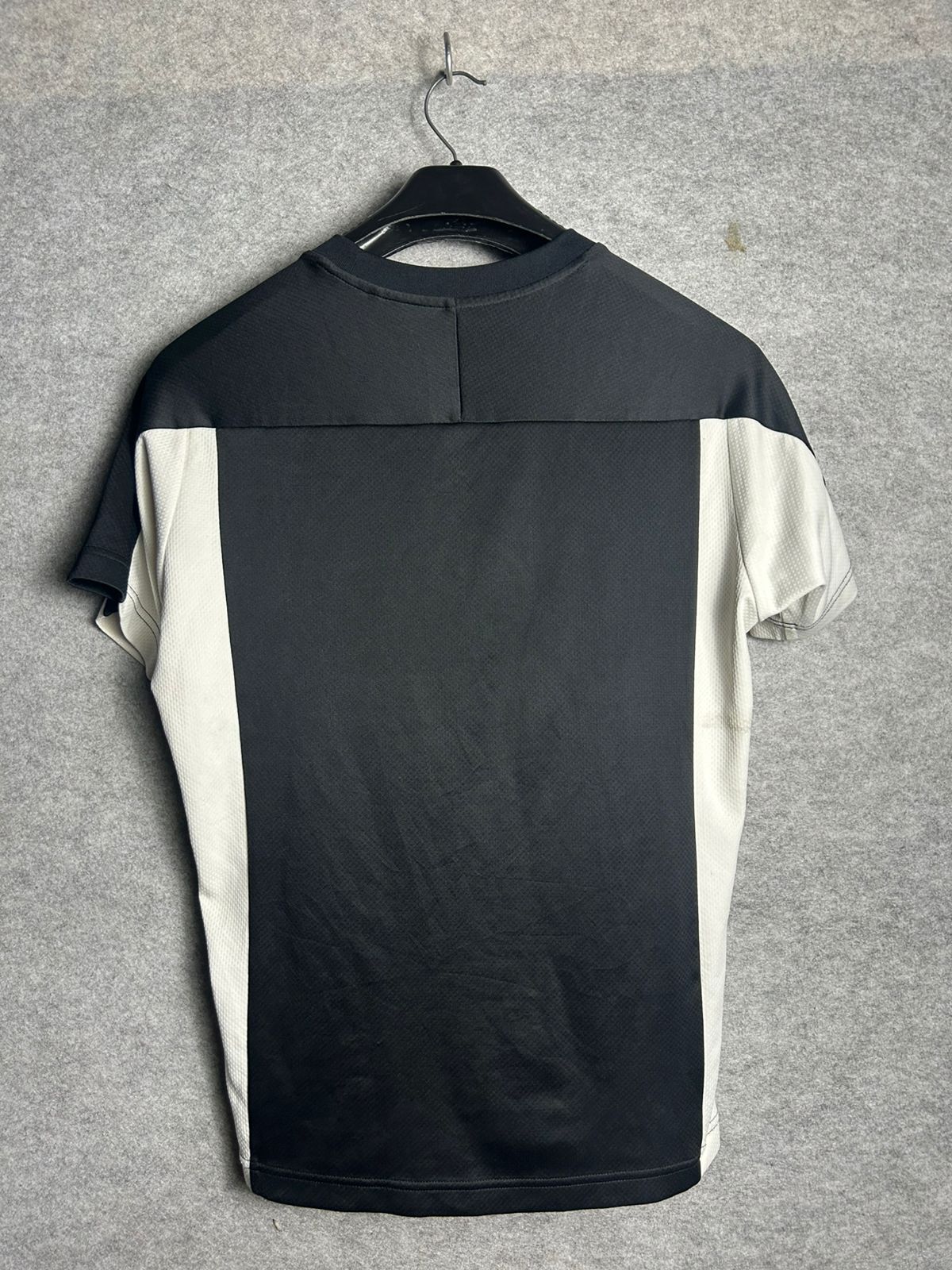 Asics Black & White R-Tee - Large