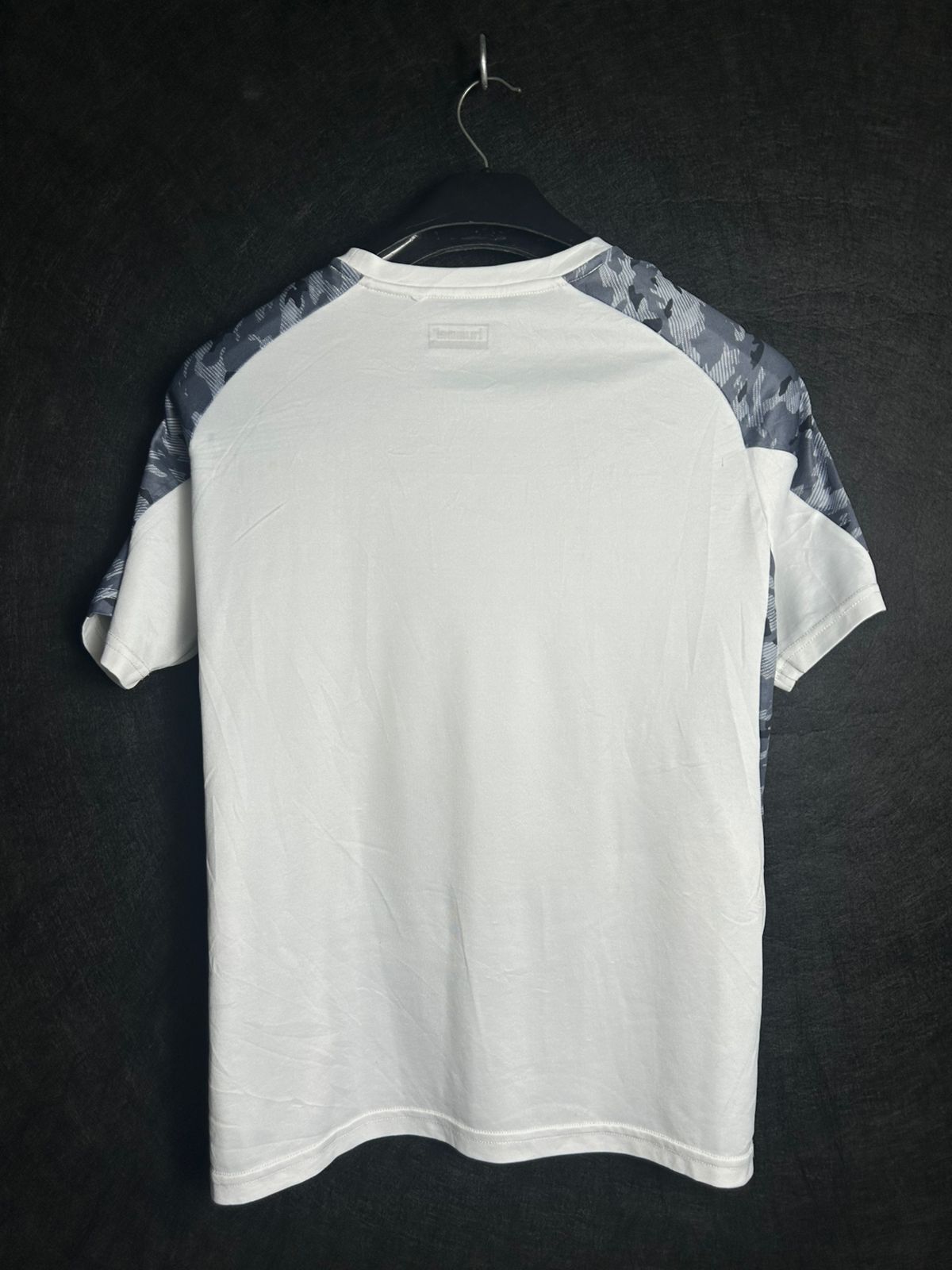 Hummel White Round Shirt -  Medium