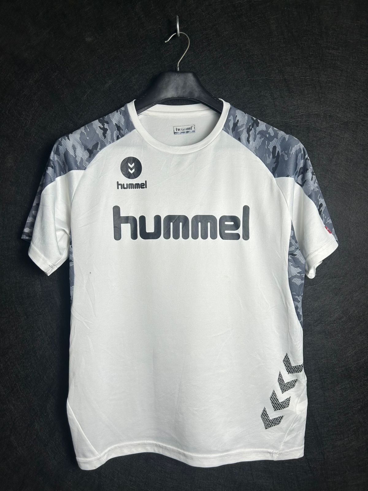 Hummel White Round Shirt -  Medium