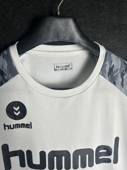 Hummel White Round Shirt -  Medium