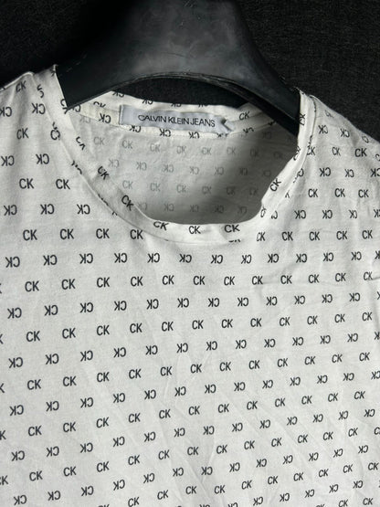 Calvin Klein T Shirt - Small