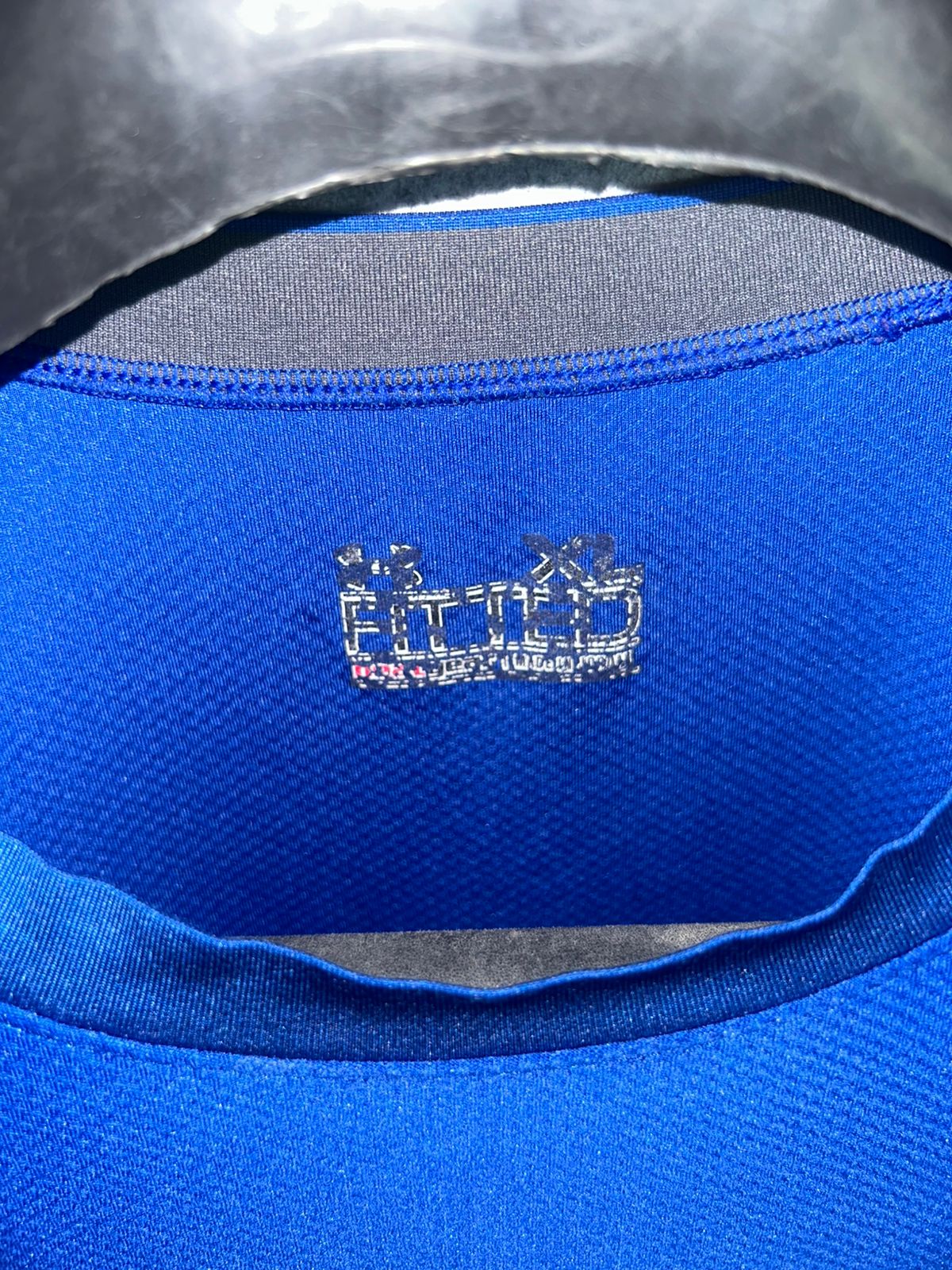 Under Armour Fitted Ultramarine Blue Round Tee - XL