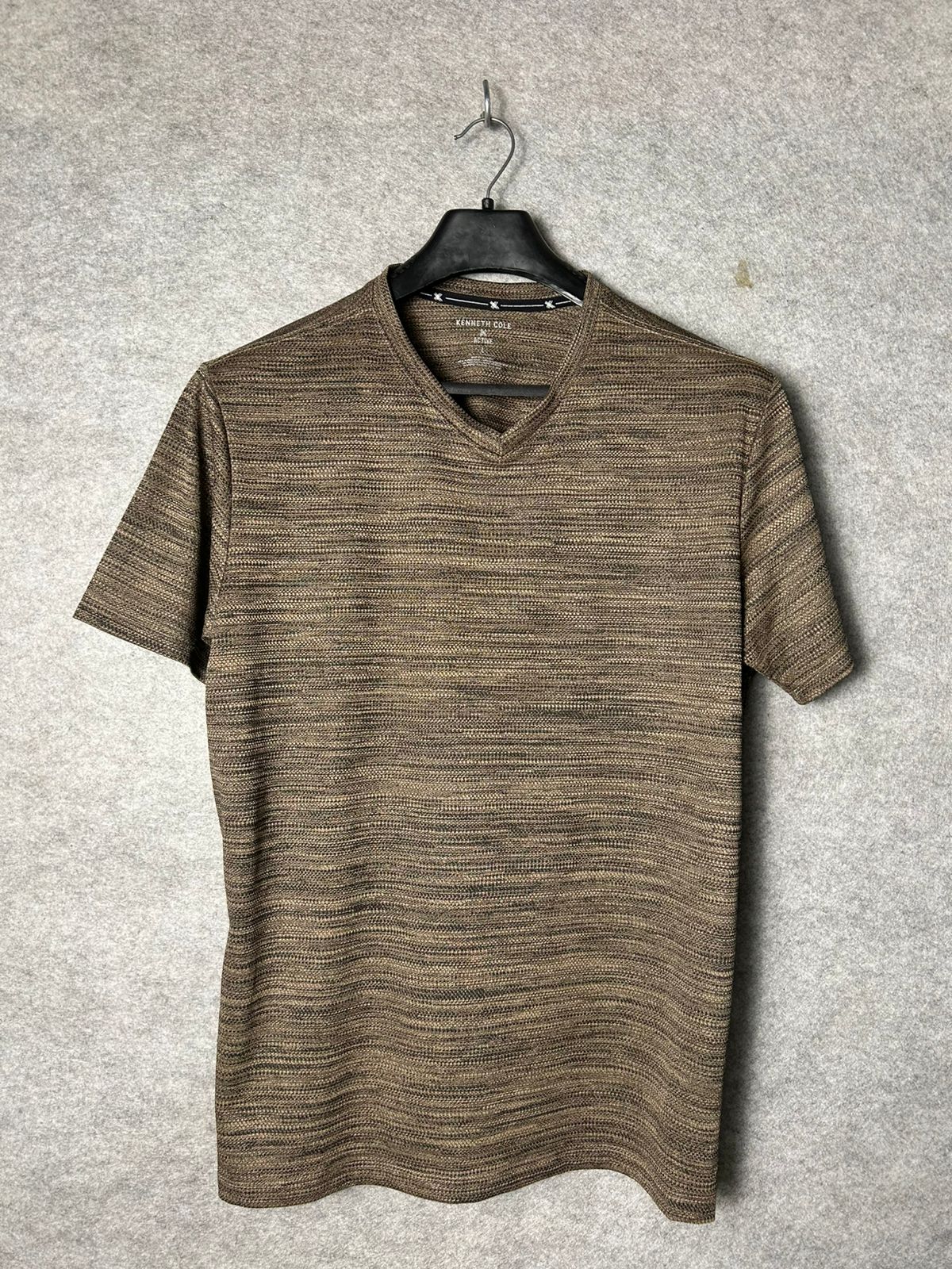 Kenneth Cole X Active Round Tee - Large