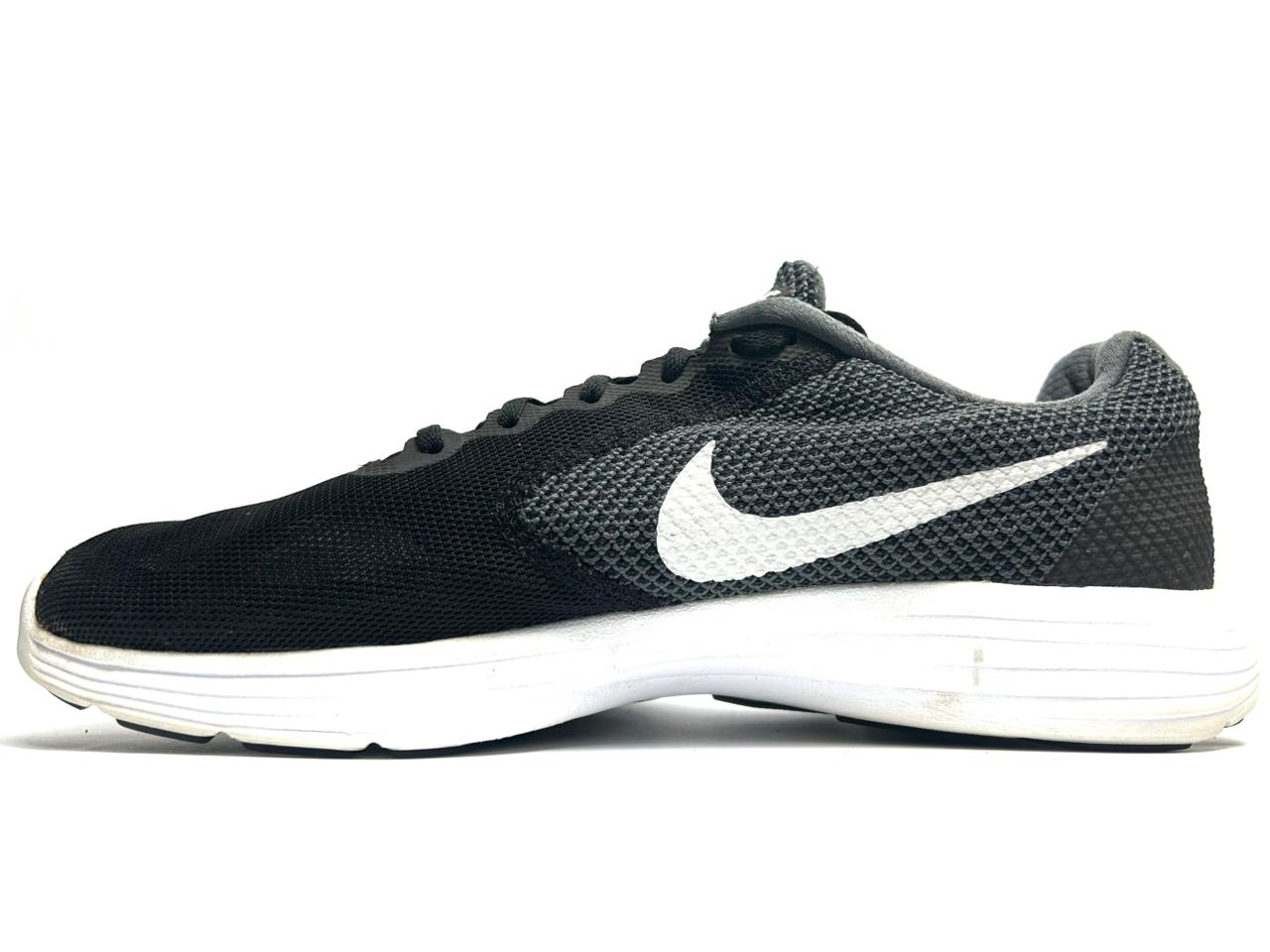 Nike Revolution 3 - Euro 46