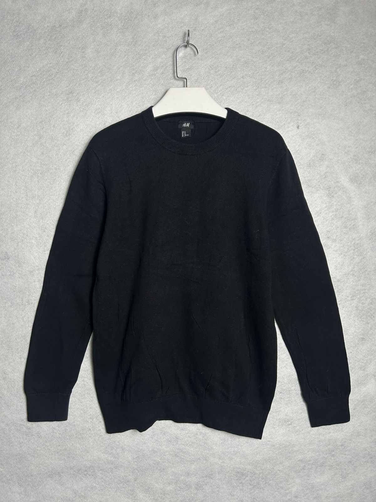 H&M Round Neck Sweater - Medium
