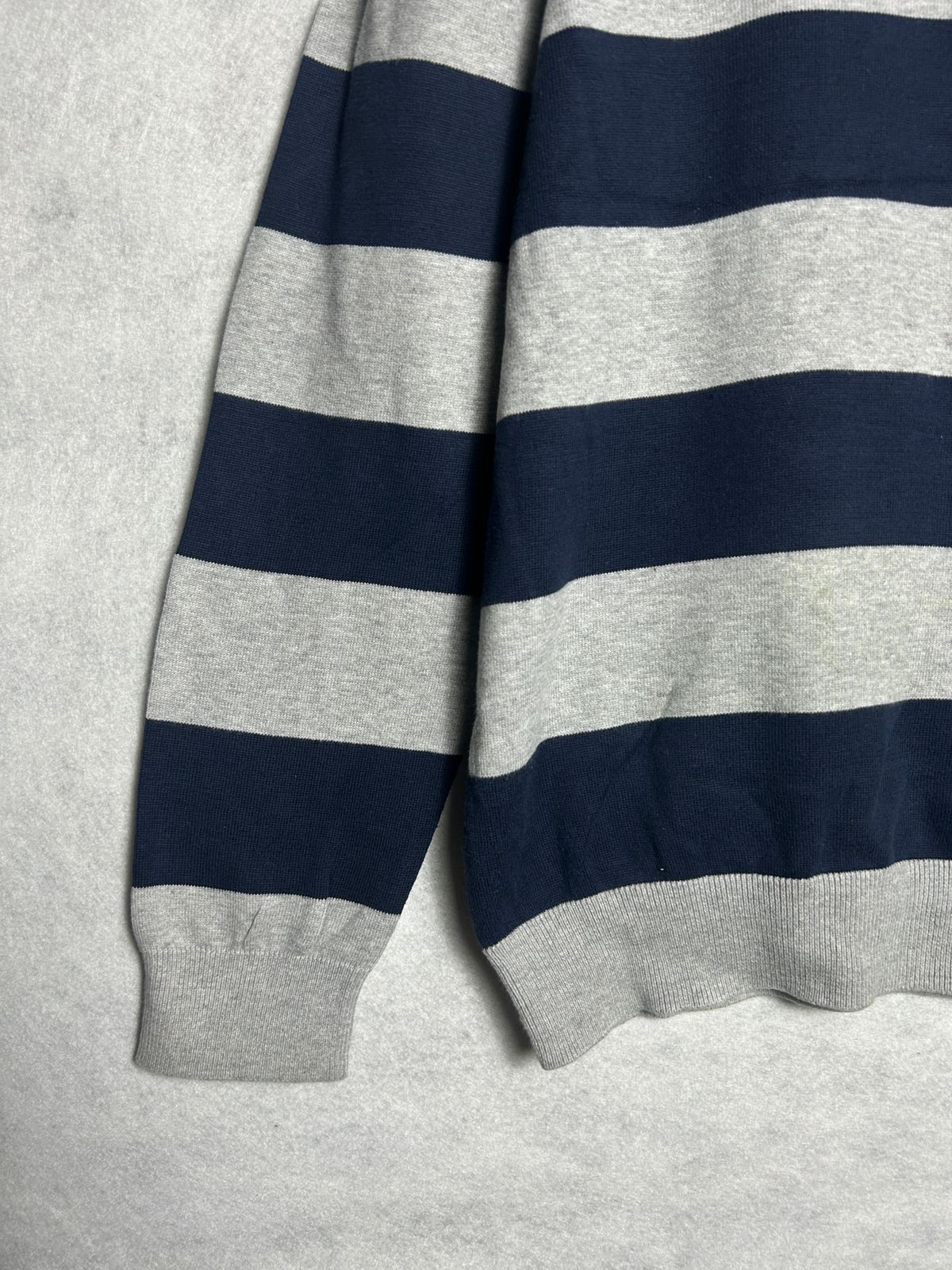 Old Navy Light Gray & Blue Sweater - Large