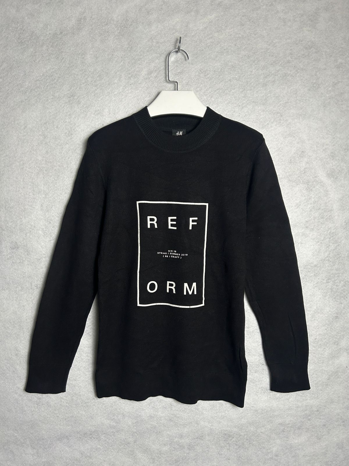 H&M Ref Logo Round Neck Sweat Shirt - Small