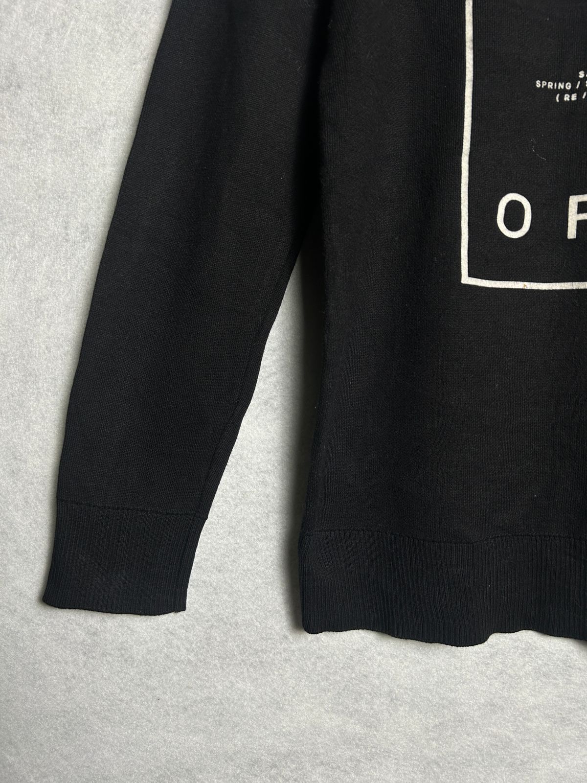 H&M Ref Logo Round Neck Sweat Shirt - Small