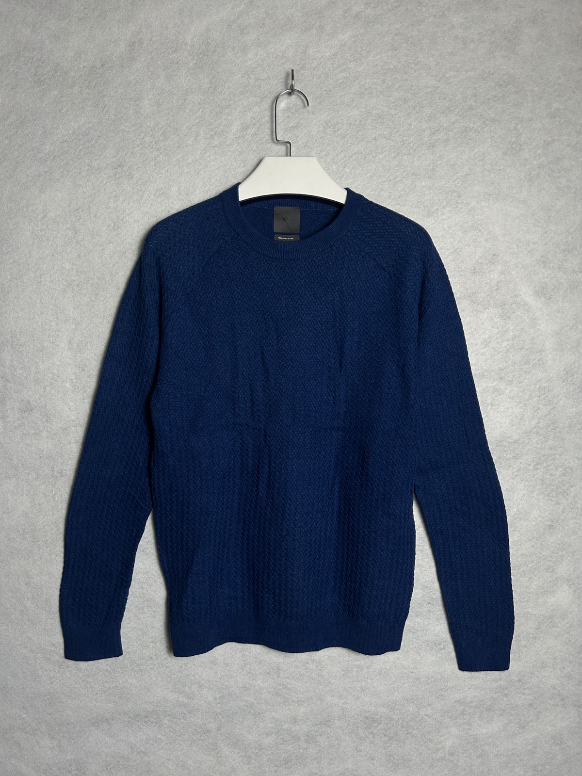 H&M Blue Round Neck Sweater - Medium