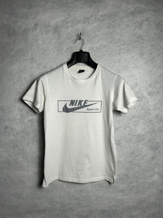 Nike White Sports.Co Logo - Small