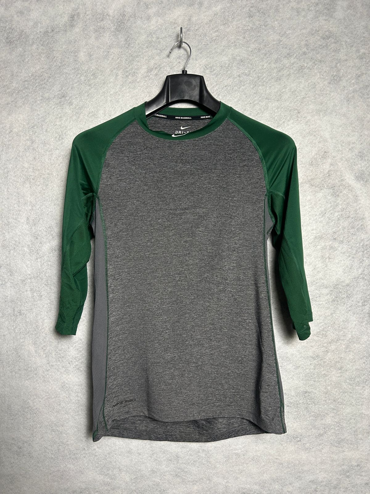 Nike Baseball Slim Fit Green & Gray Round Tee - Small