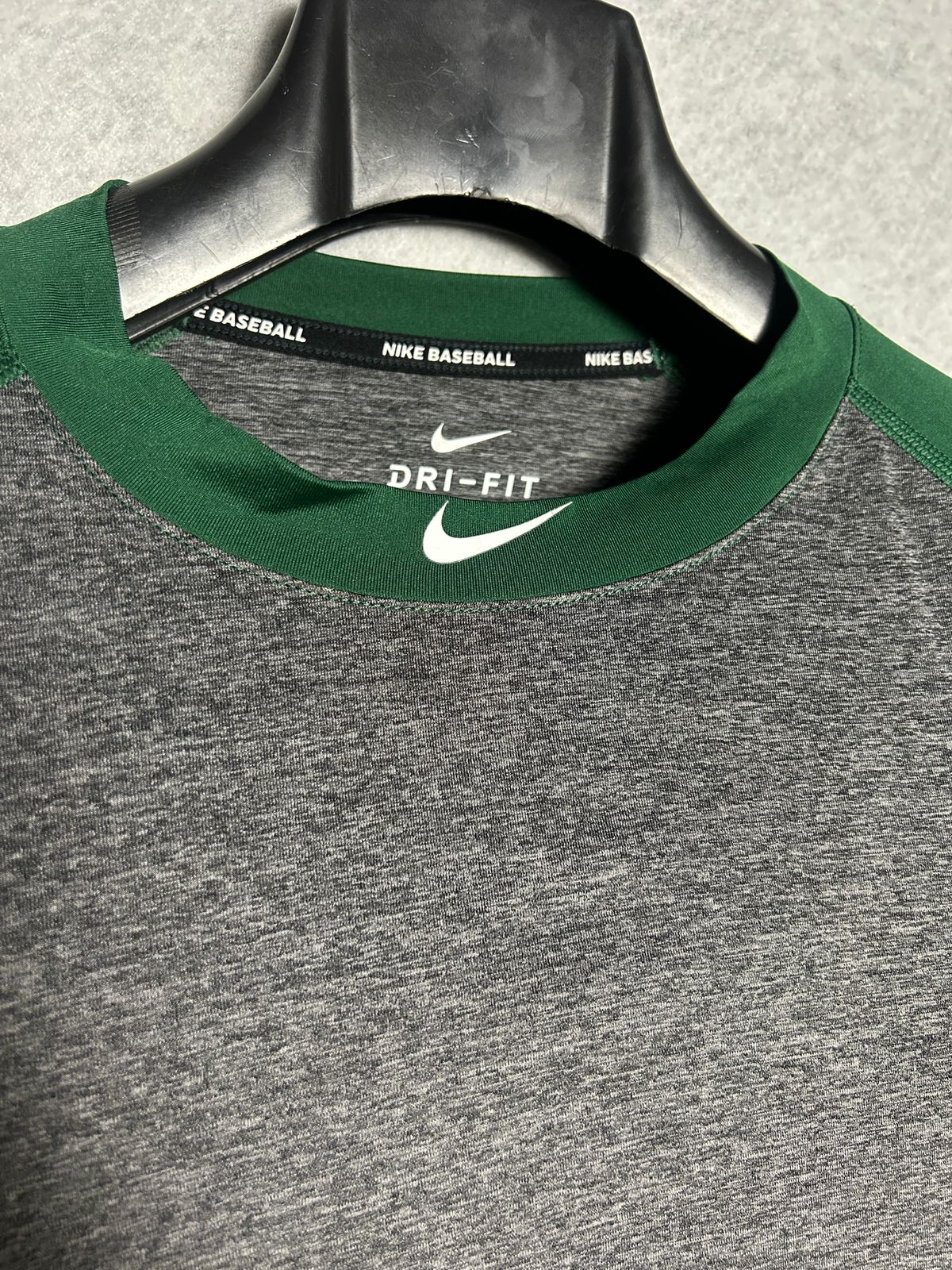 Nike Baseball Slim Fit Green & Gray Round Tee - Small