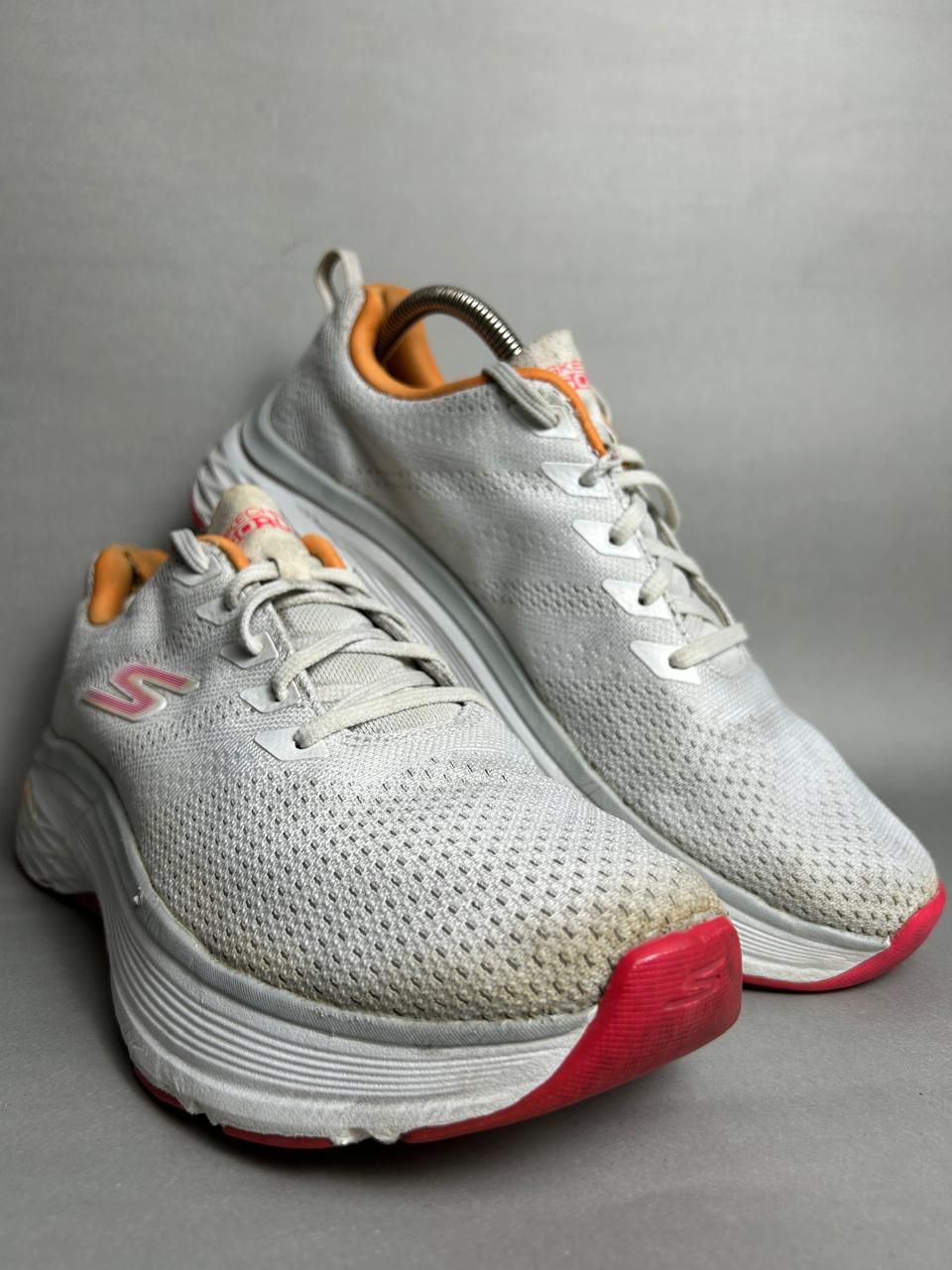 Skechers Max Cushioning - Euro 41