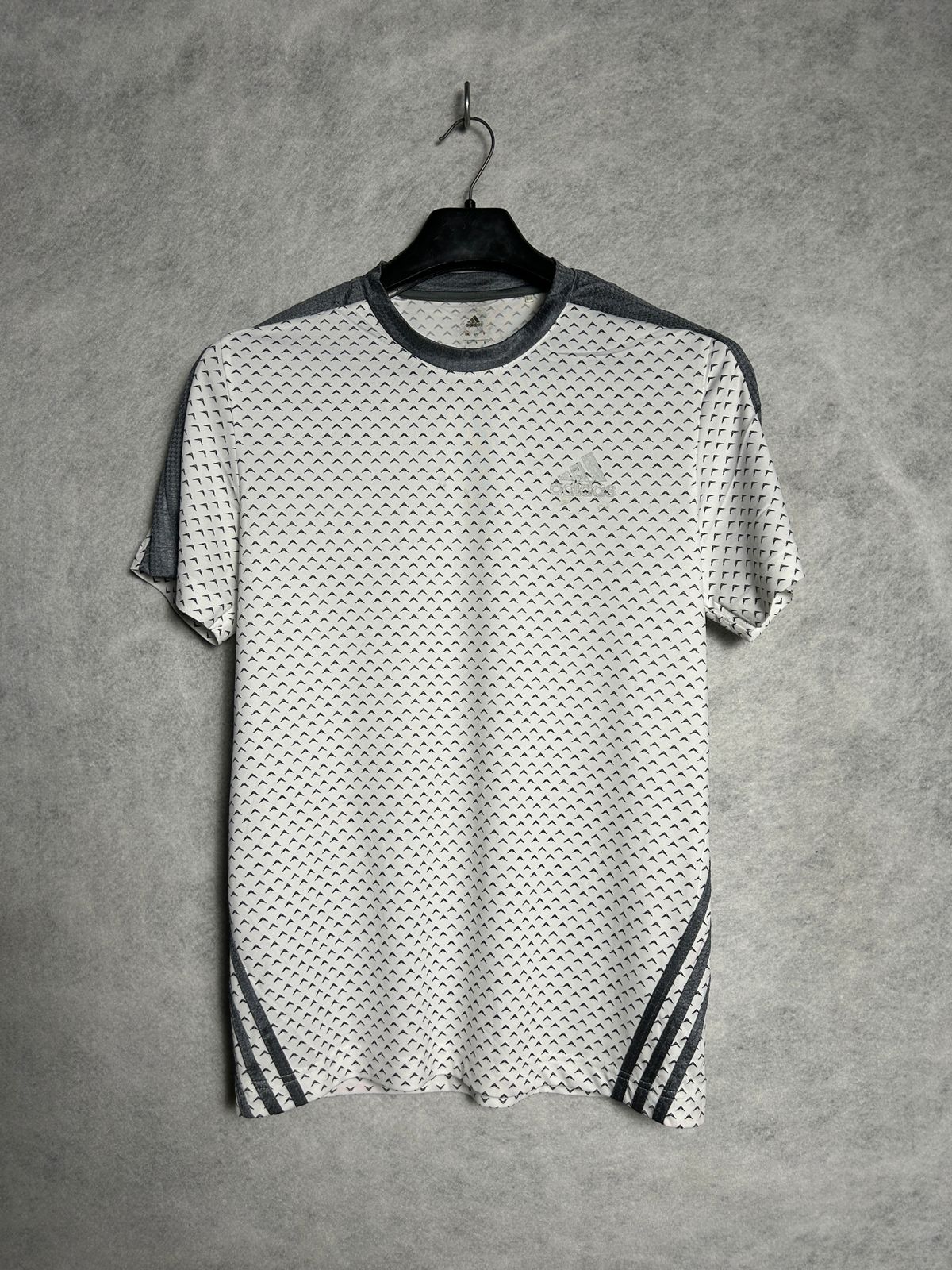 Adidas Fitted White Printed Tee - Large