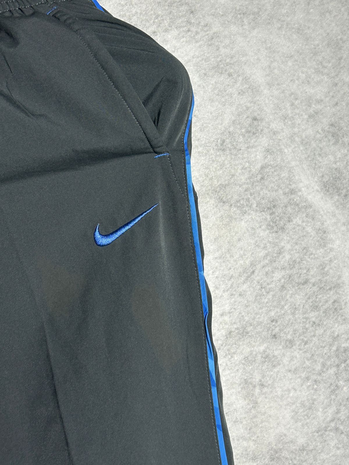 Nike Black & Blue Line 3QTR Short - Small