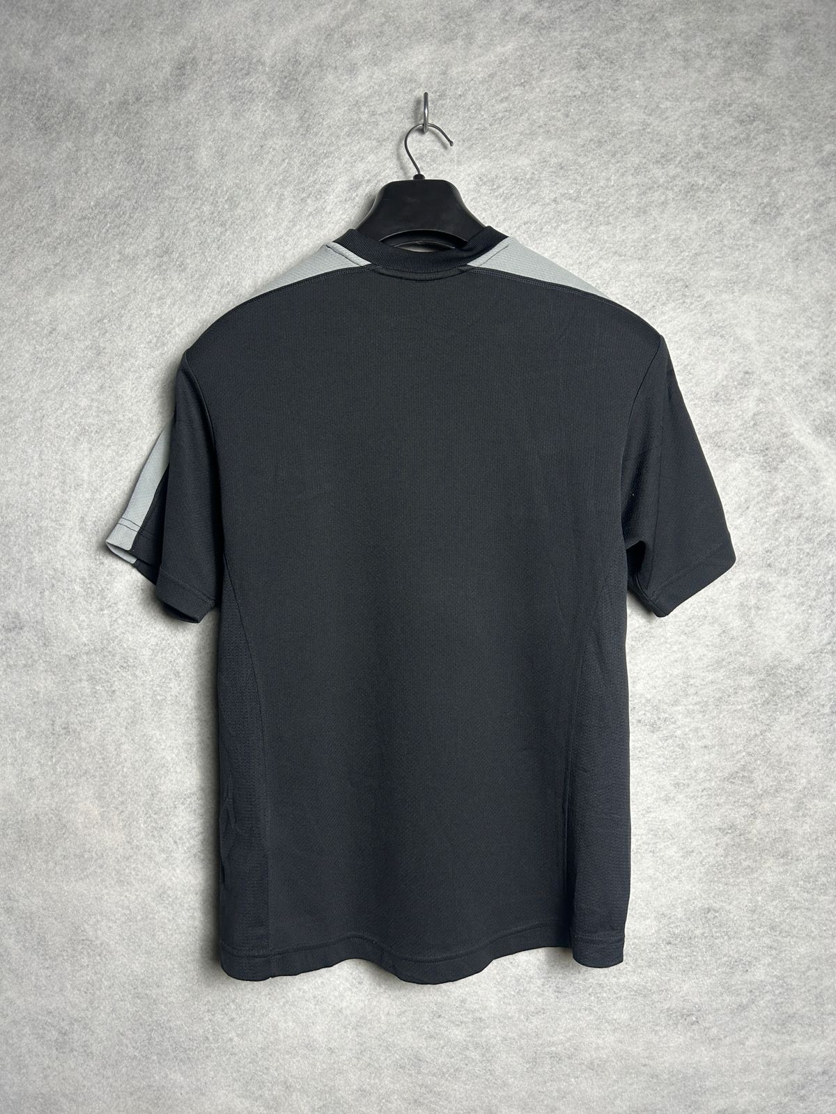 Nike Black Round Tee - Medium