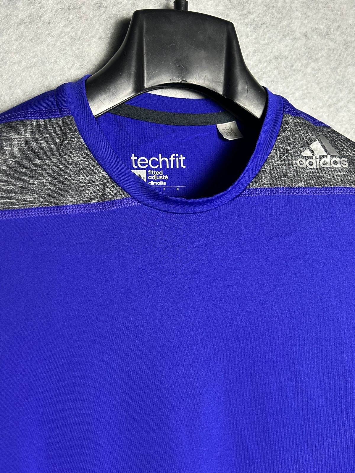 Adidas Techfit Fitted Climalite Blue Round Neck - Small