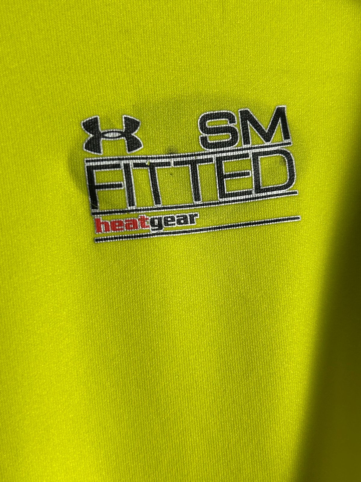 Under Armour Neon Fitted Round Neck - Small