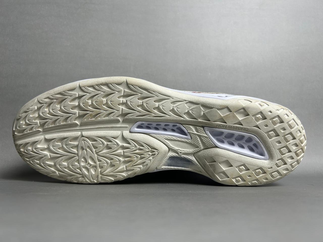 Mizuno Wave Lightining Star Z6 - EURO 38