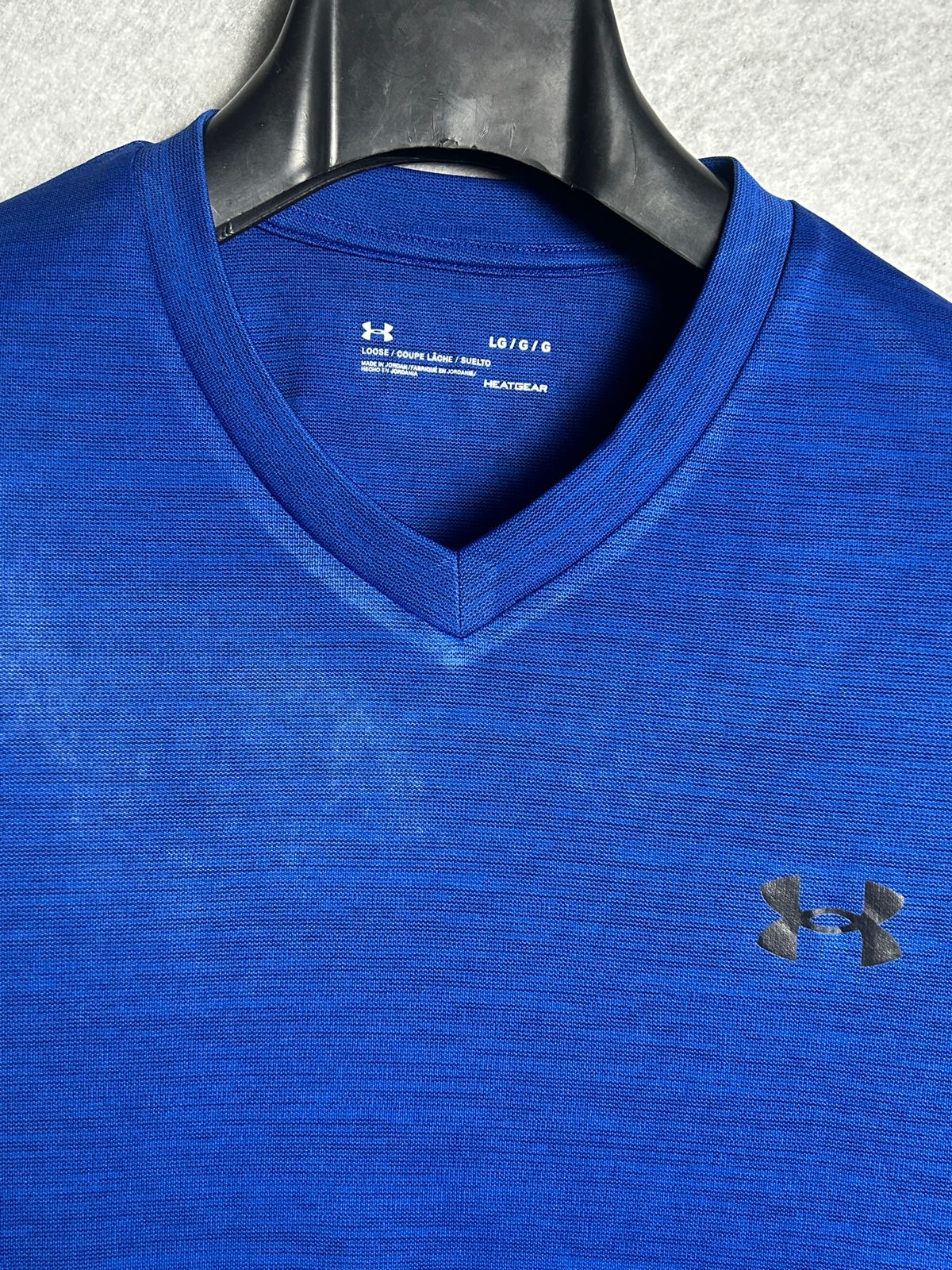 Under Armour Heat Gear Loose V Neck - Large