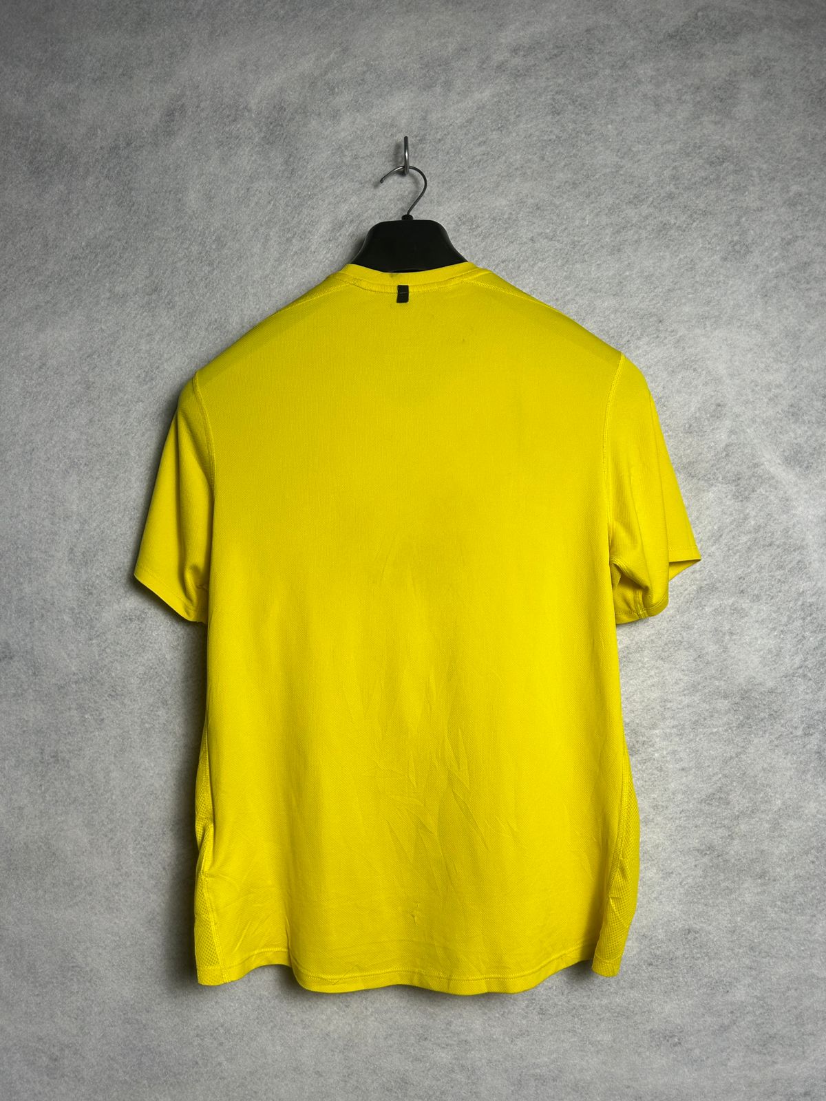 Nike Better World Yellow (Run) Round Neck - Medium