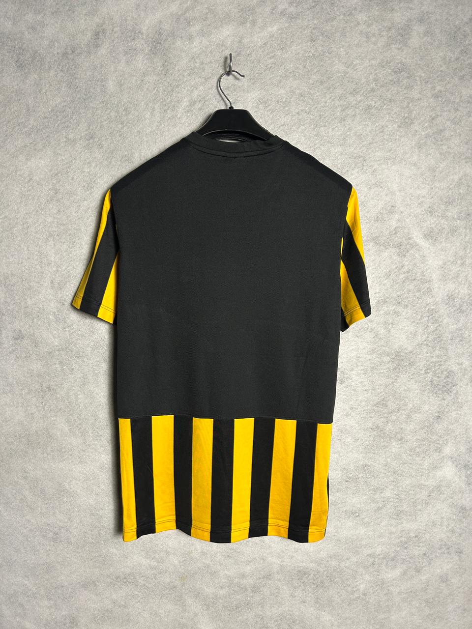 Nike Dri Fit Black & Yellow V Neck - Large