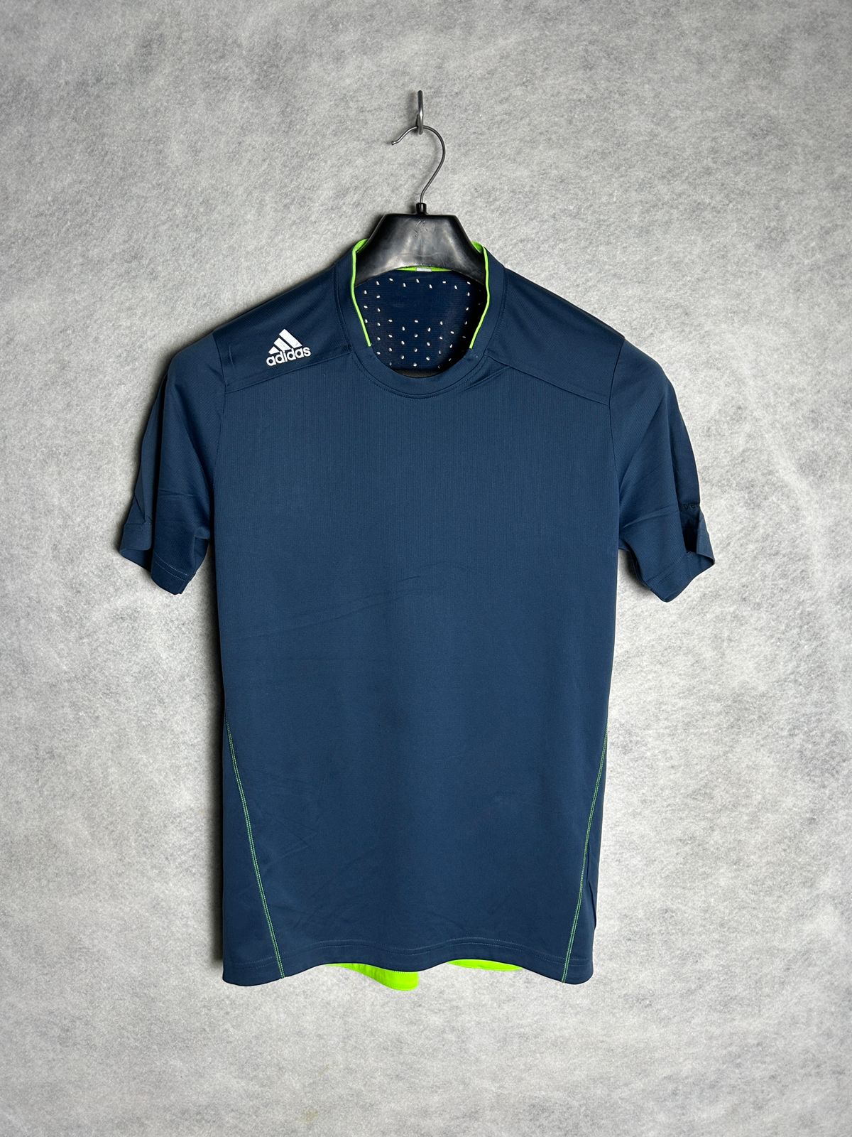 Adidas ClimaChill Round Neck - Medium