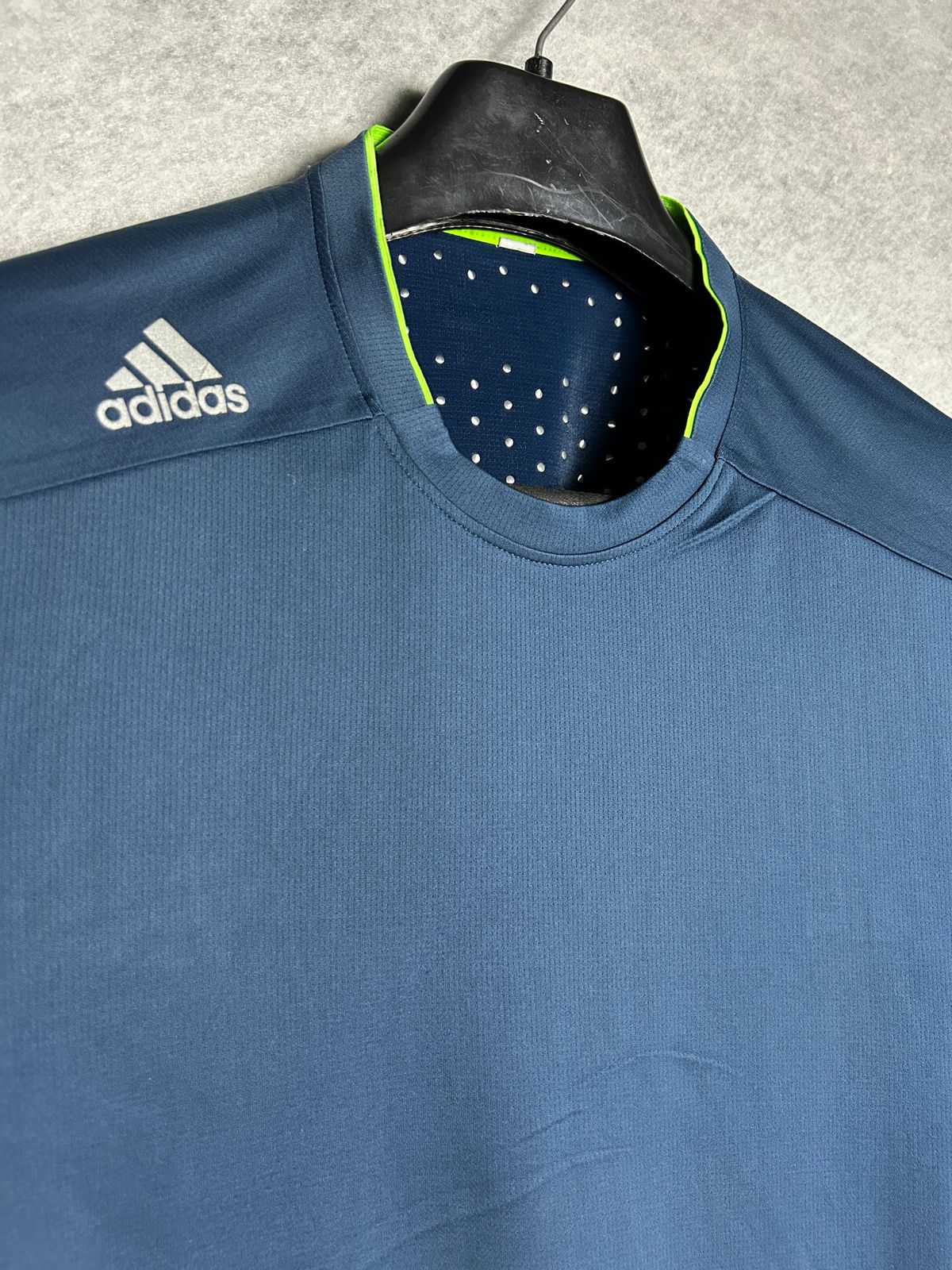 Adidas ClimaChill Round Neck - Medium
