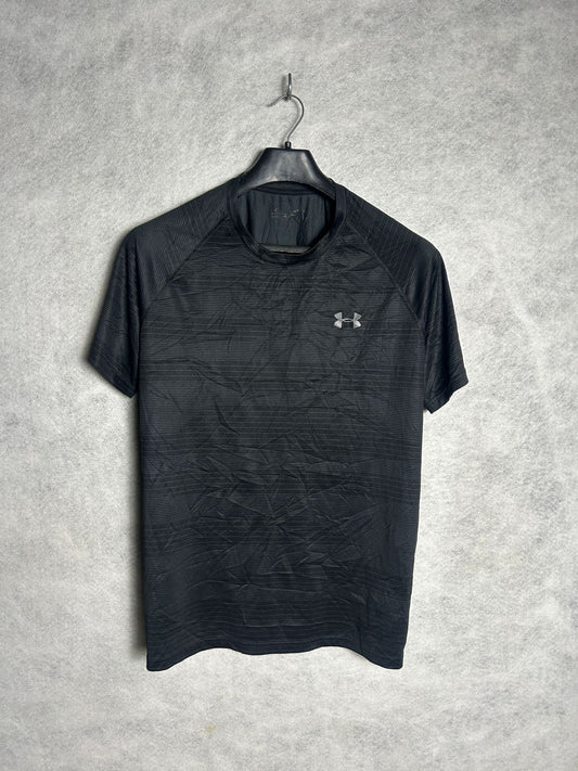 Under Armour Loose Heat Gear Black Round Tee- Medium