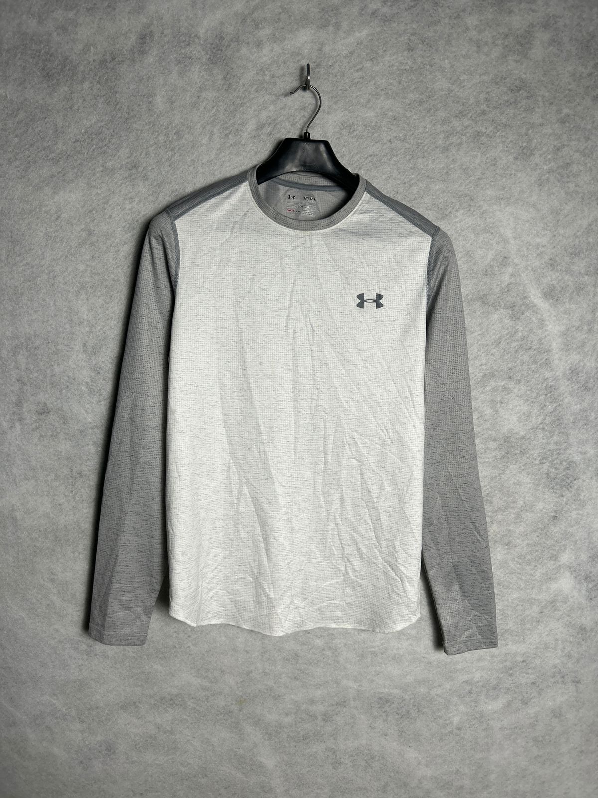 Under Armour Loose Round Tee Heat Gear - Medium