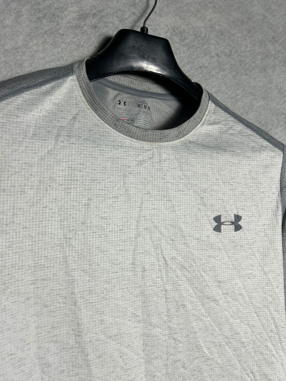 Under Armour Loose Round Tee Heat Gear - Medium