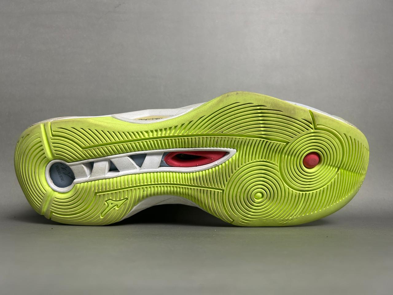 Mizuno Wave Momentum 2 - EURO 38.5