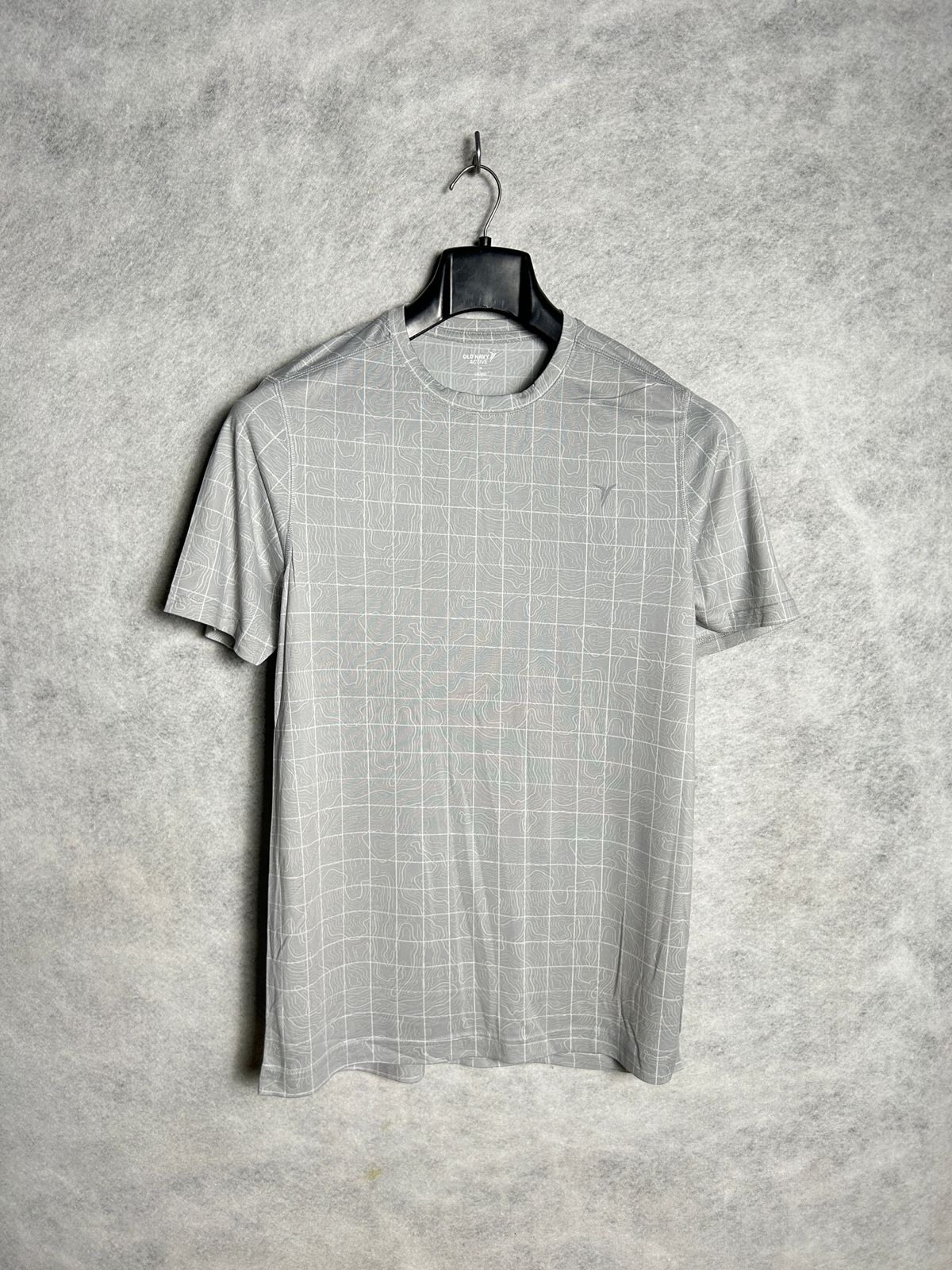 Old Navy Gray Check Go Dry Round Neck - Medium